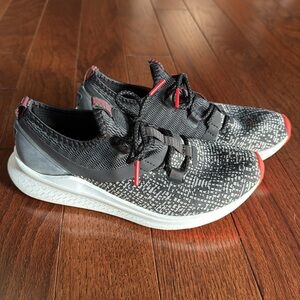 New Balance Womens Fresh Foam Lazer
V1 WLAZRMT Running Shoes Size 6.5